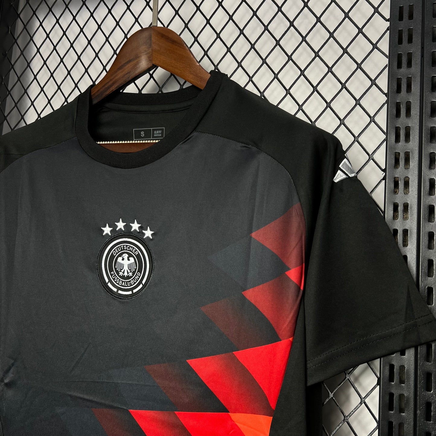 Camisa Alemanha Pré-Jogo 24/25 - Torcedor Masculina