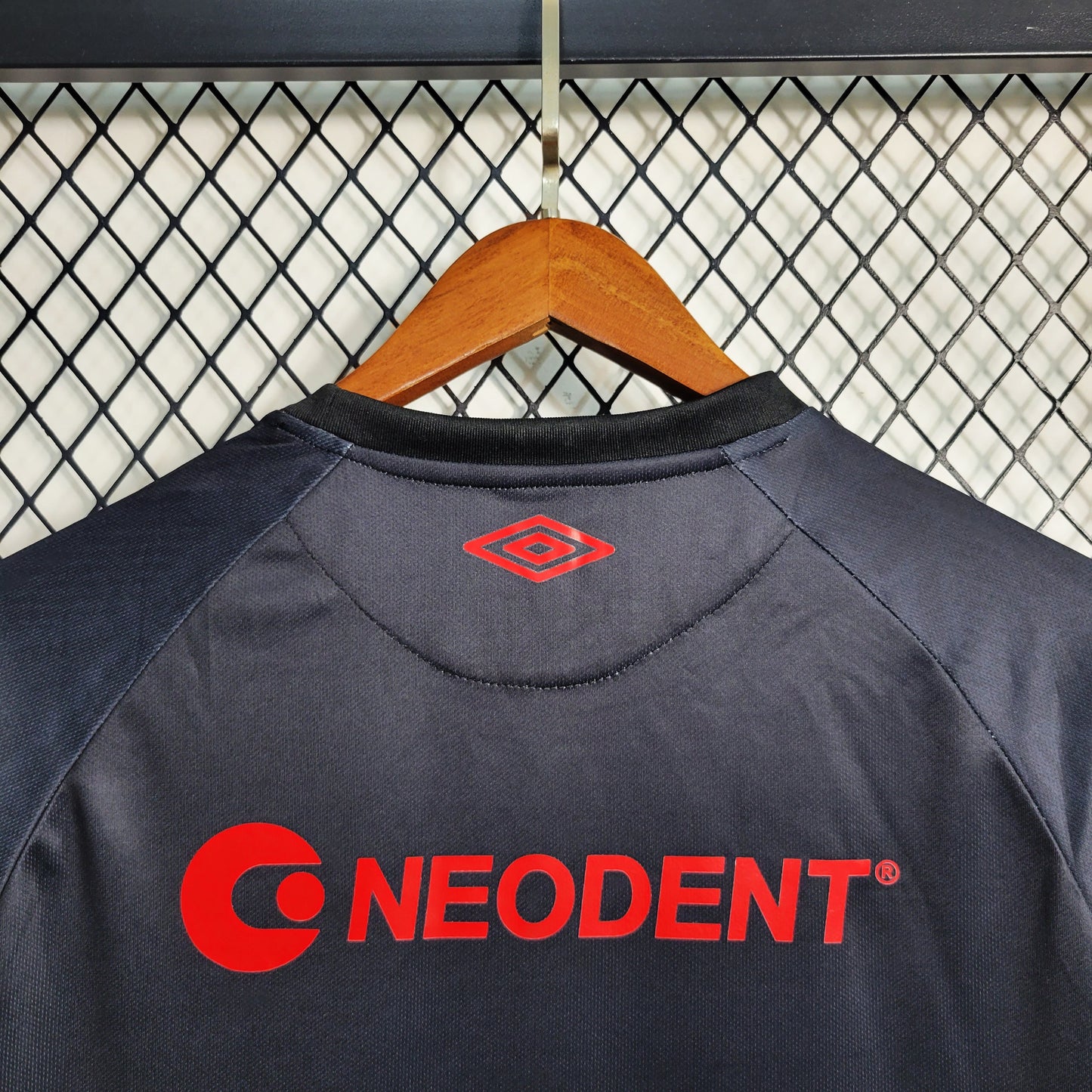 Camisa Athletico Paranaense Away 23/24 - Umbro Torcedor Masculina