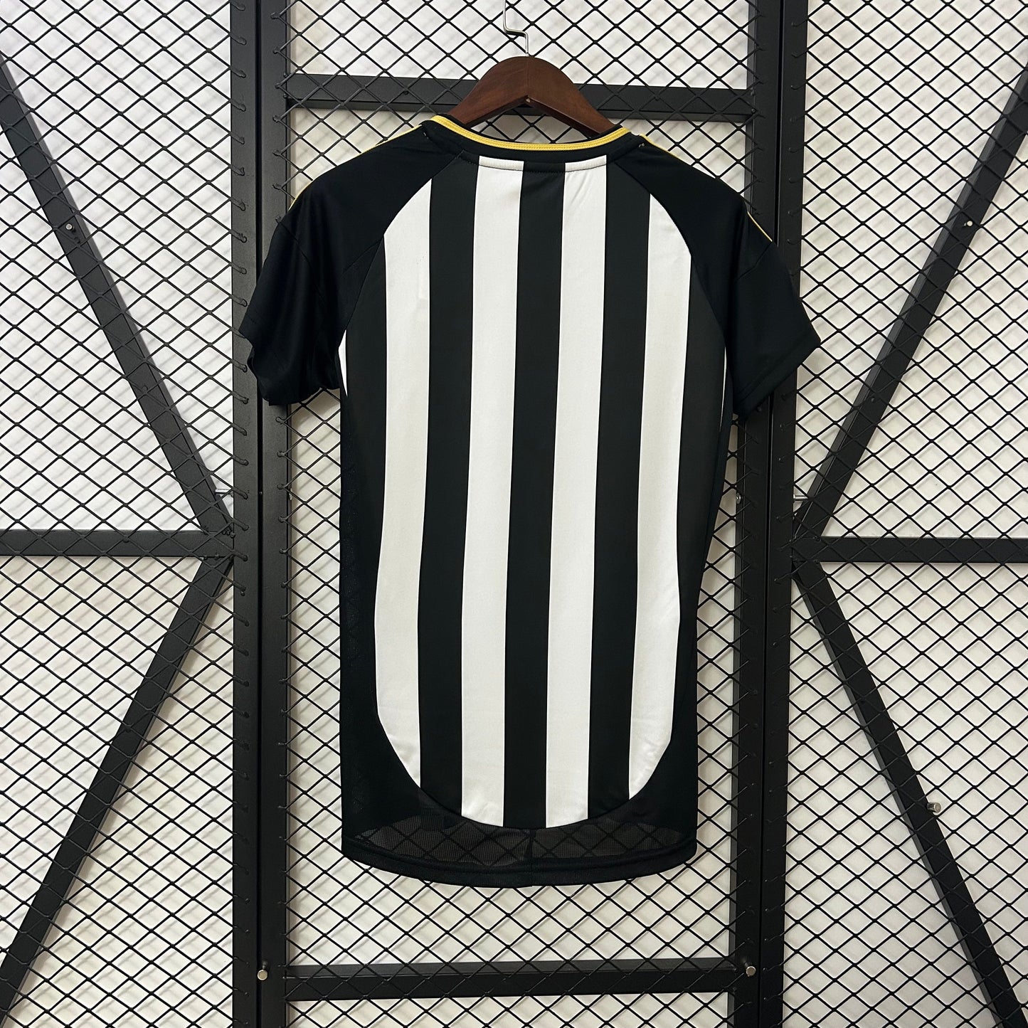 Camisa Atlético Mineiro Titular 25/26 - Versão Feminina - Lançamento